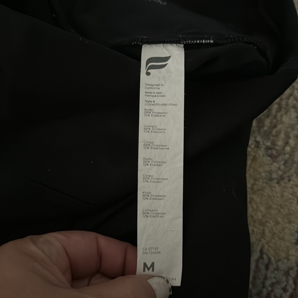 Fabletics PowerHold tights in black size Medium - Picture 2 of 3